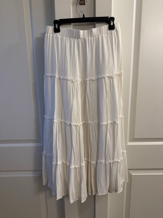 Princess Polly Dresses & Skirts - Princess Polly Ivory Tiered Maxi Skirt